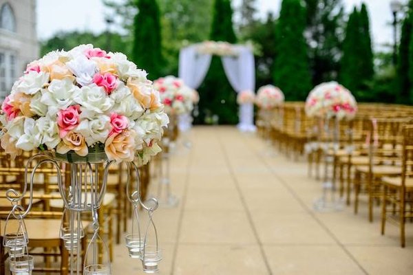 Comment organiser son mariage à distance ? Les étapes à suivre pour réussir