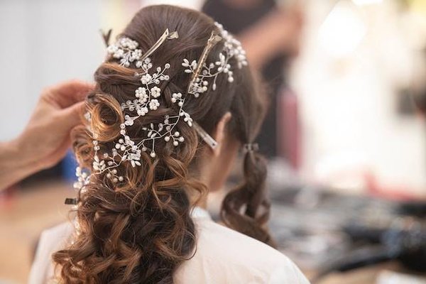 Les coiffures de mariage trendy en 2023